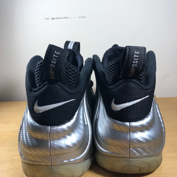 Nike Foamposite Pro Silver Surfer - Picture 2 of 5